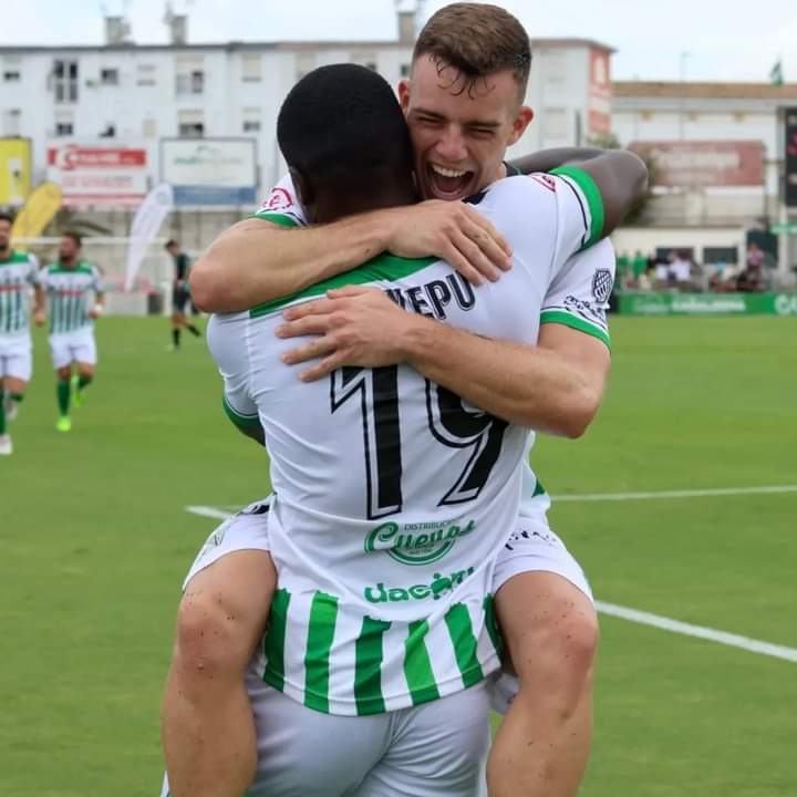 𝗛𝗔𝗧-𝗧𝗥𝗜𝗖𝗞 𝗕𝗬 𝗠𝗪𝗘𝗣𝗨